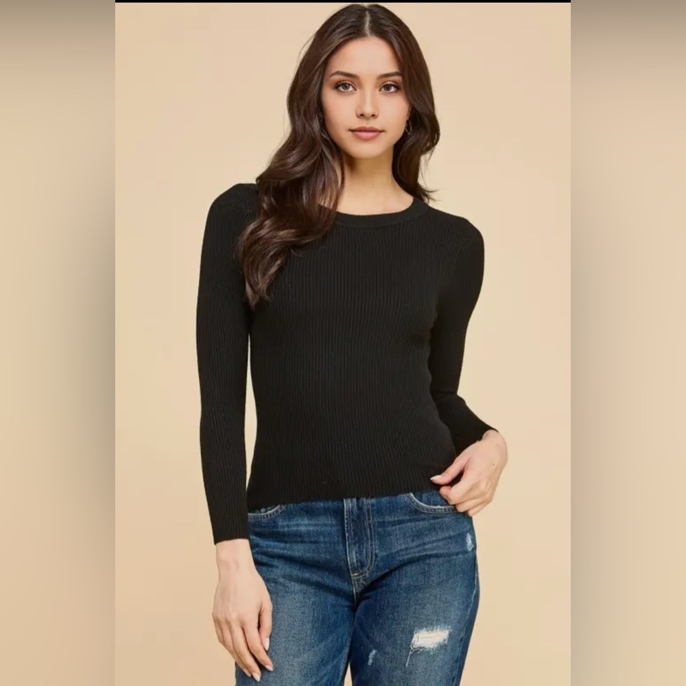 224. LONG SLEEVE KNIT SWEATER
